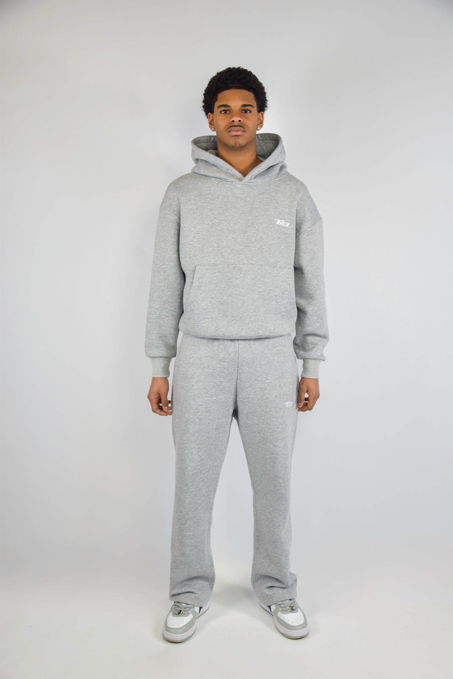 GRAY