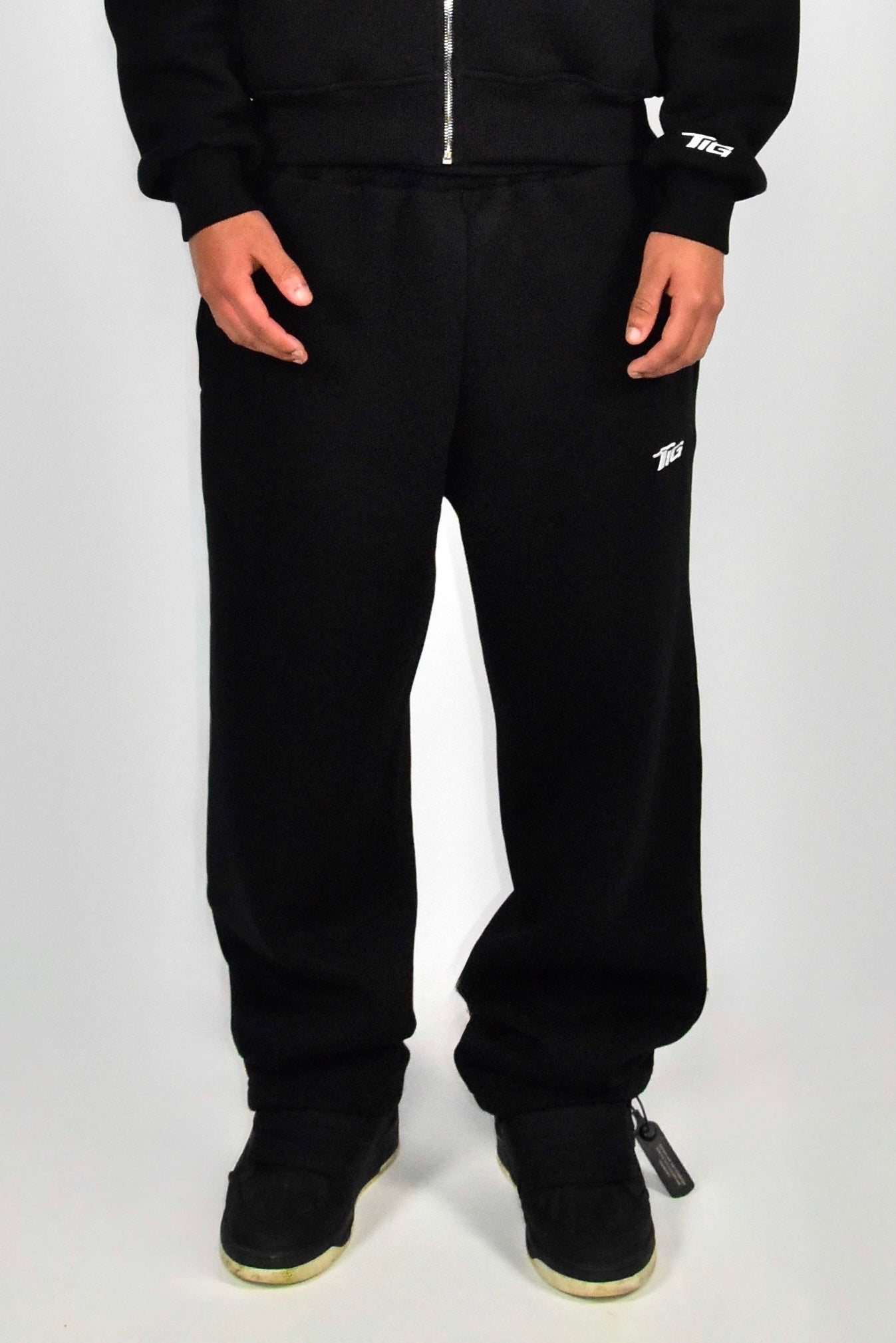OPEN LEG JOGGER BLACK