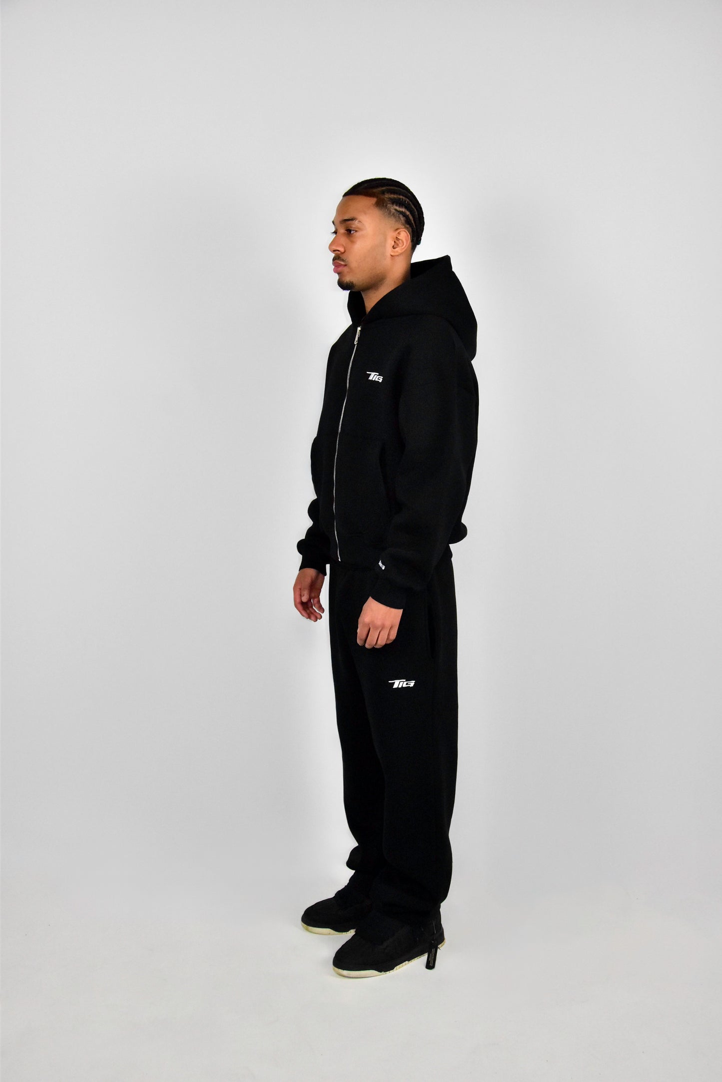 ZIP HOODIE BLACK