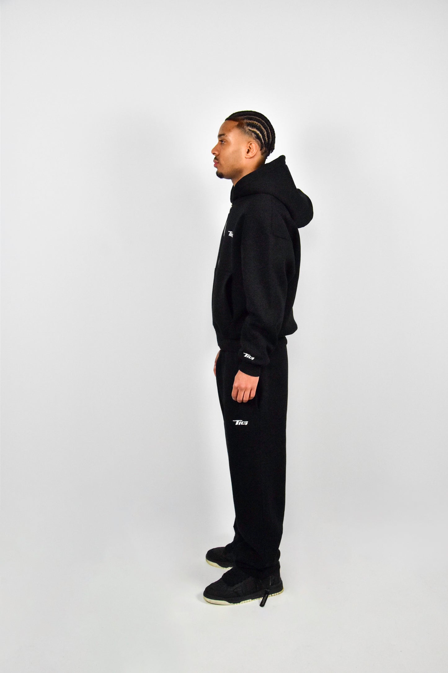 ZIP HOODIE BLACK
